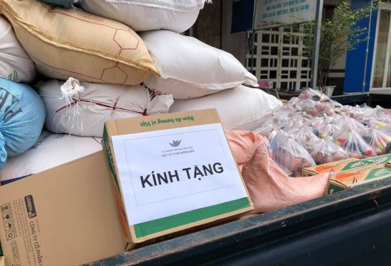 Tiếp tế về quê tránh dịch